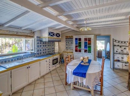 Bois, Poitou-Charentes 17240