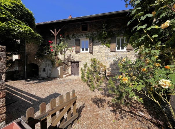 Cruzille, Burgundy 71260