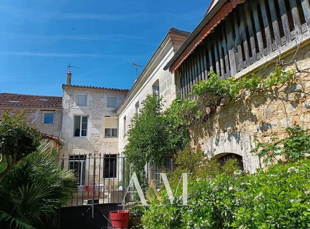 La Rochefoucauld-en-Angoumois, Charente 16110