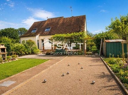 Saint-Etienne-De-Chigny, Centre 37230