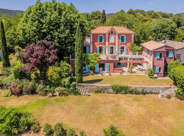 Correns, Provence-Alpes-Côte d'Azur 83570