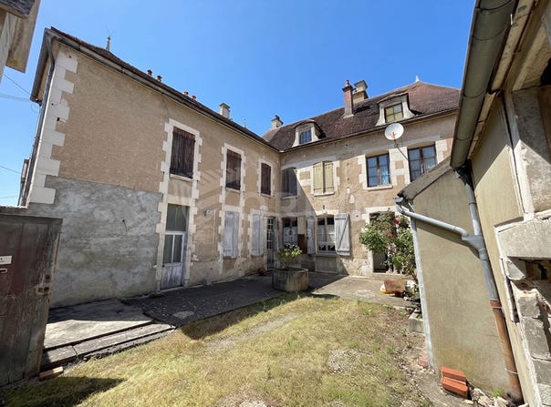 Chablis, Burgundy 89800