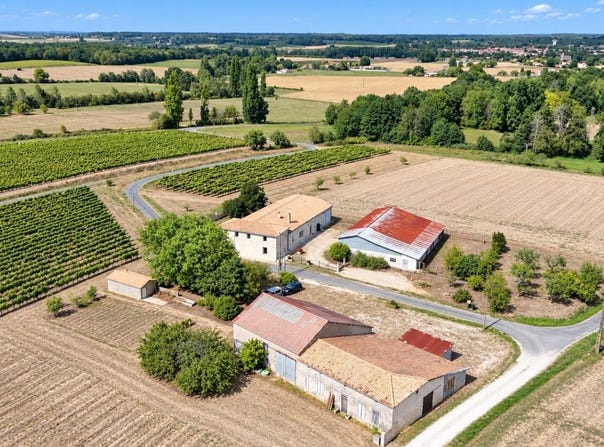 Baignes-Sainte-Radegonde, Poitou-Charentes 16360