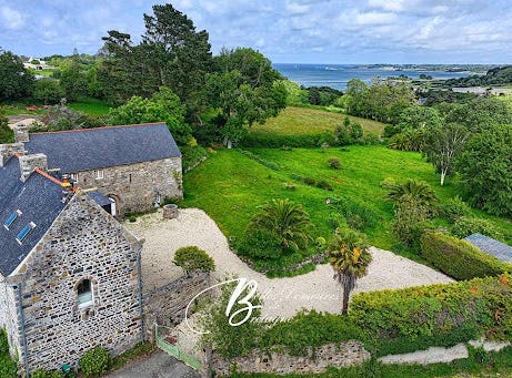 PLOUGRESCANT, Brittany 22820