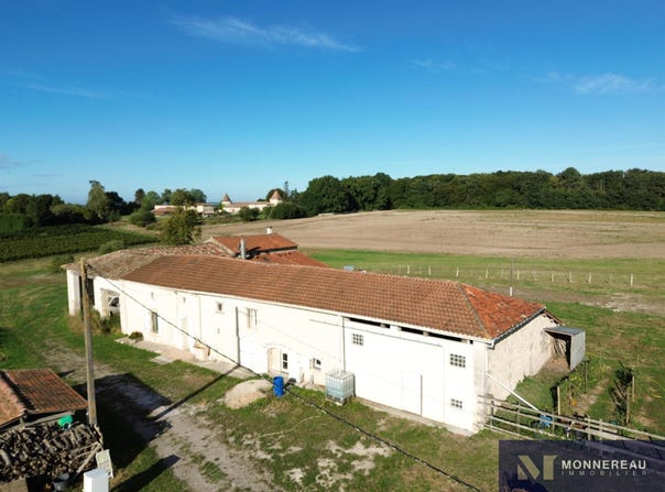 Léoville, Poitou-Charentes 17500