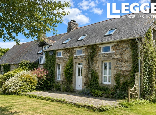 Lanfains, Brittany 22800