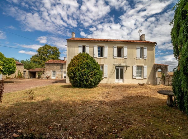 Loulay, Poitou-Charentes 17330