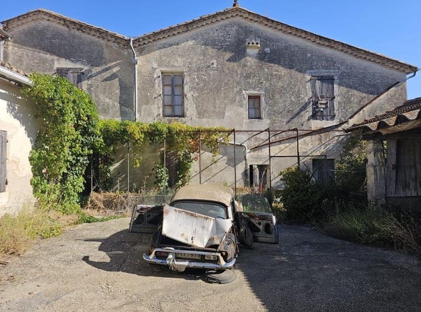 Nîmes, Languedoc-Roussillon 30000