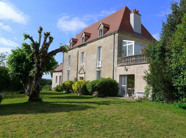La Clayette, Burgundy 71800