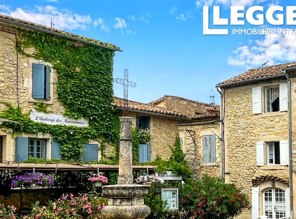 Lussan, Occitanie 30580