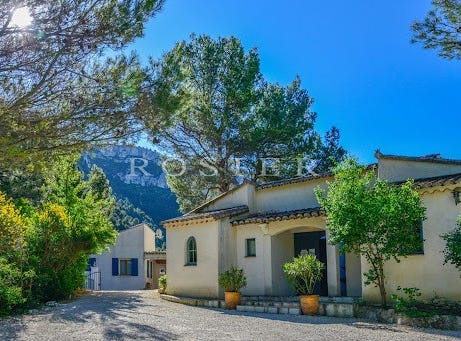 FONTAINE-DE-VAUCLUSE, Provence-Alpes-Côte d'Azur 84800