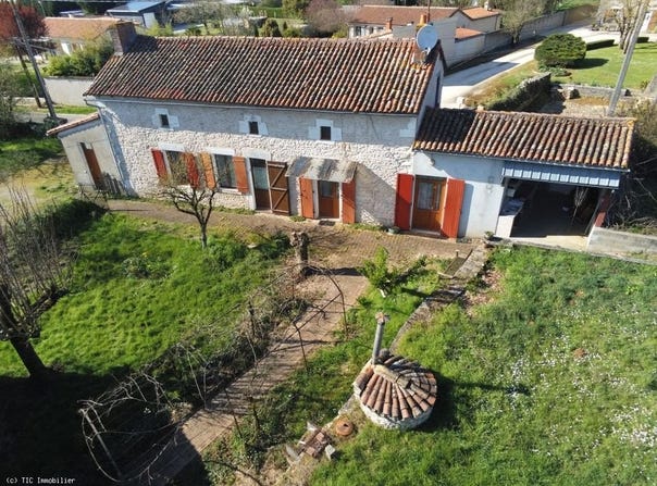 Civray, Poitou-Charentes 86400