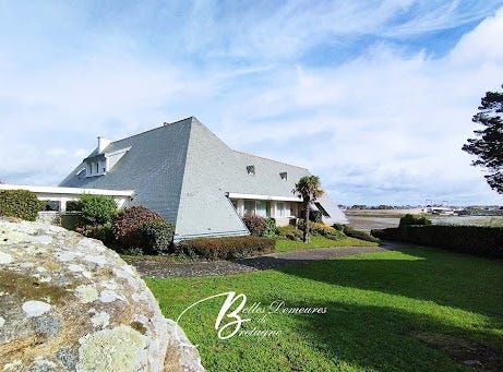 PLOUHINEC, Brittany 56680
