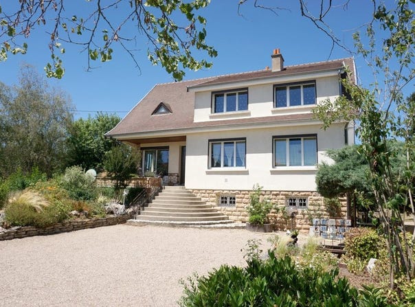 Paray-le-Monial, Burgundy 71600