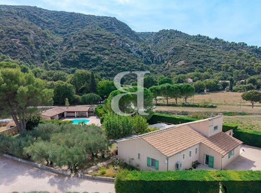 Maubec, Provence-Alpes-Côte d'Azur 84660