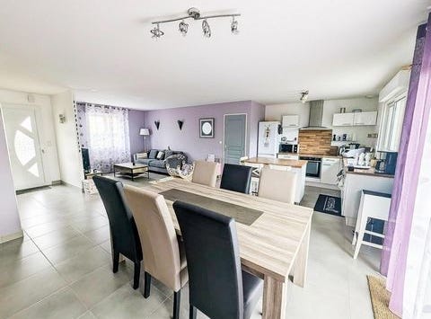 Guecelard, Pays de la Loire 72230