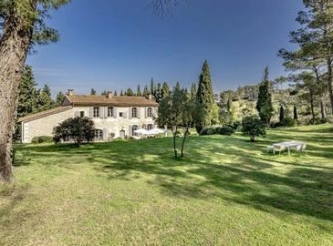 Saint Etienne du Gres, Provence-Alpes-Côte d'Azur 13103