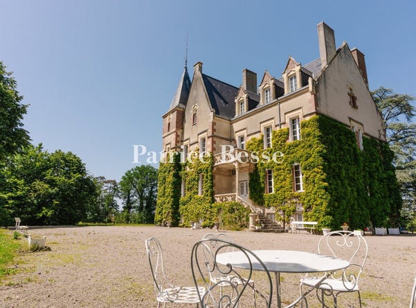 Moulins, Auvergne 03000