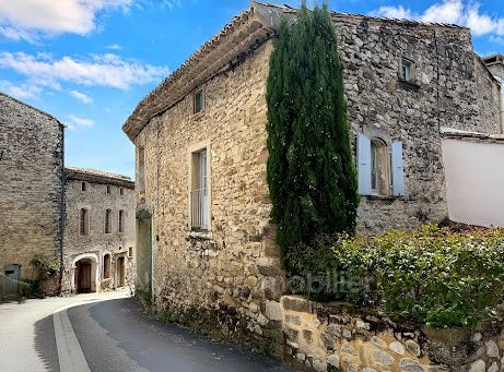 Rousset-les-Vignes, Auvergne-Rhône-Alpes 26770