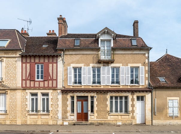 Chablis, Burgundy 89800
