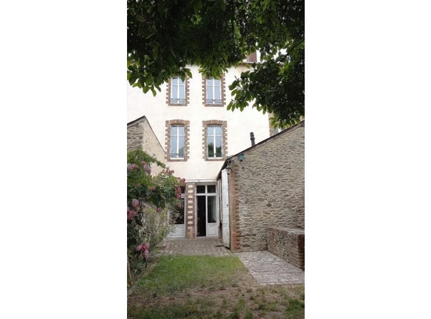 Laval, Pays de la Loire 53000