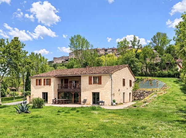 Lauzerte, Midi-Pyrénées 82110