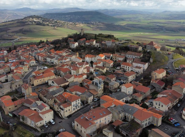 LE CREST, Auvergne-Rhône-Alpes 63450