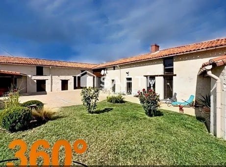 La Roche-Rigault, Poitou-Charentes 86200