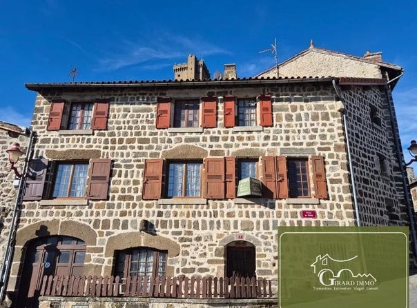 1 Place du Toria, Polignac, Haute-Loire 43000