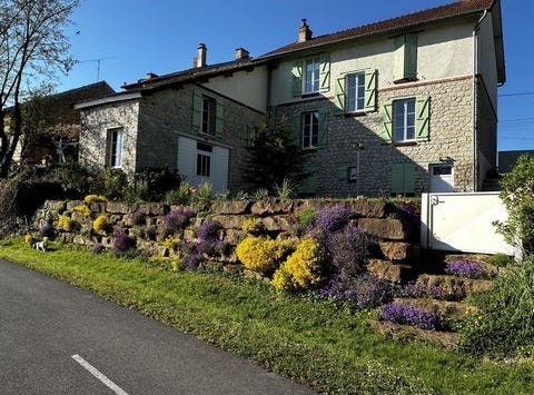 Givry, Champagne-Ardenne 08130