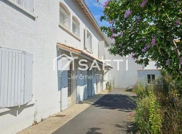 Breuillet, Poitou-Charentes 17920