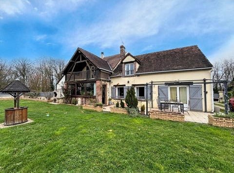 Douchy-Montcorbon, Centre 45220