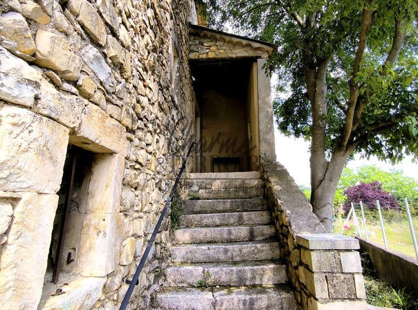 Lussan, Occitanie 30580