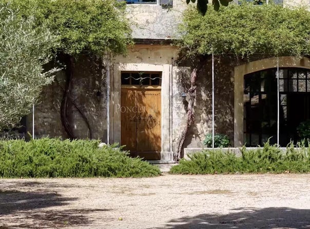 Nîmes, Languedoc-Roussillon 30000