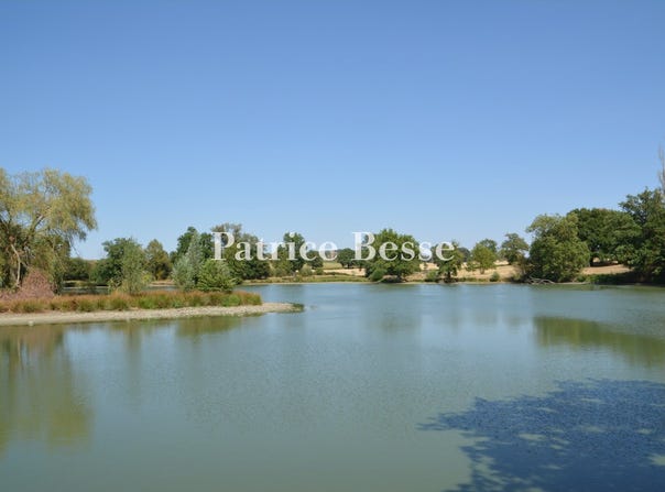 Moulins, Auvergne 03000