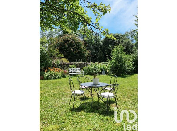 Theix, Brittany 56450