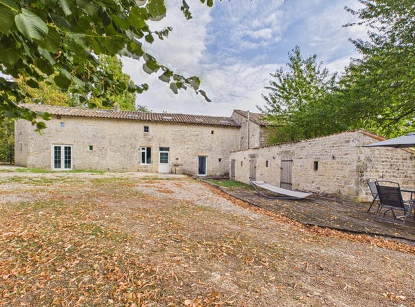 Chef-Boutonne, Poitou-Charentes 79110