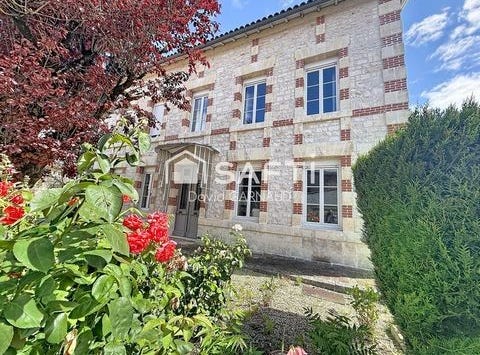 Chateauneuf-Sur-Charente, Poitou-Charentes 16120