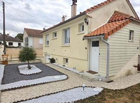 Saint-Jean-De-Thouars, Poitou-Charentes 79100