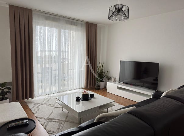 TRELAZE, Pays de la Loire 49800