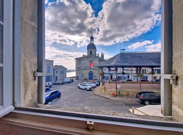 Bourg, Aquitaine 33710