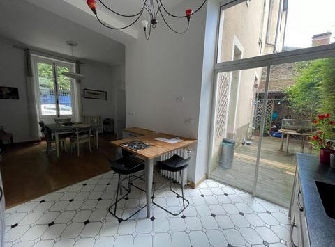Laval, Pays de la Loire 53000