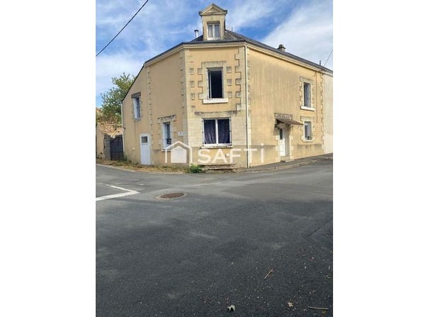 Saint-Jean-De-Thouars, Poitou-Charentes 79100