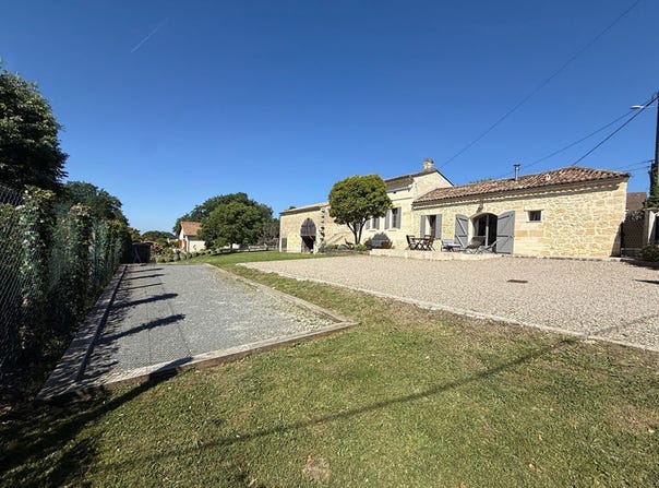 montagne, Nouvelle-Aquitaine 33570