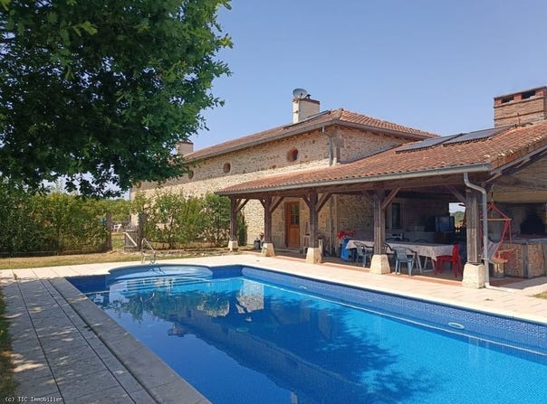 Charroux, Poitou-Charentes 86250
