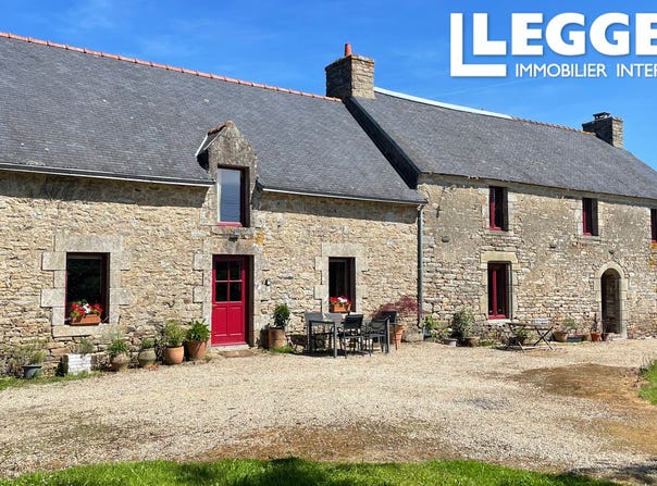 Camors, Brittany 56330