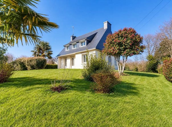 Scaër, Brittany 29390