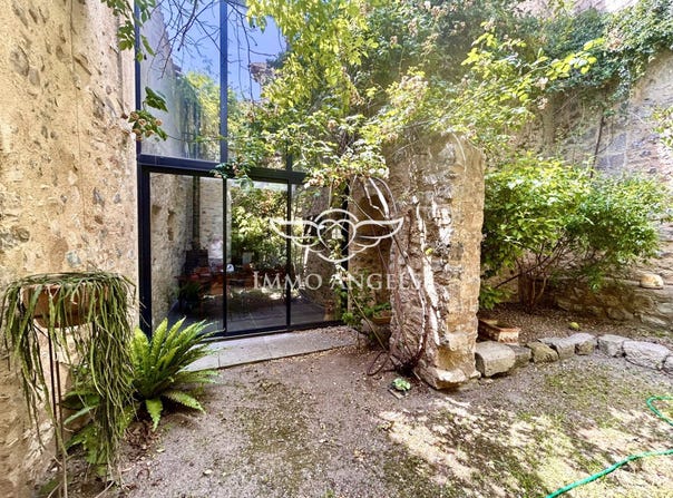 Lagrasse, Languedoc-Roussillon 11220