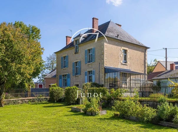 Bourges, Centre-Val de Loire 18000