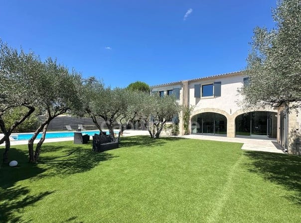 Saint-Maximin, Languedoc-Roussillon 30700